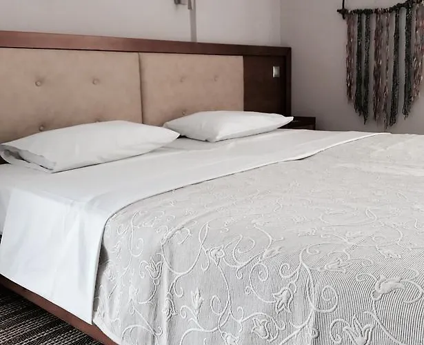 Calypso Aparthotel 3*